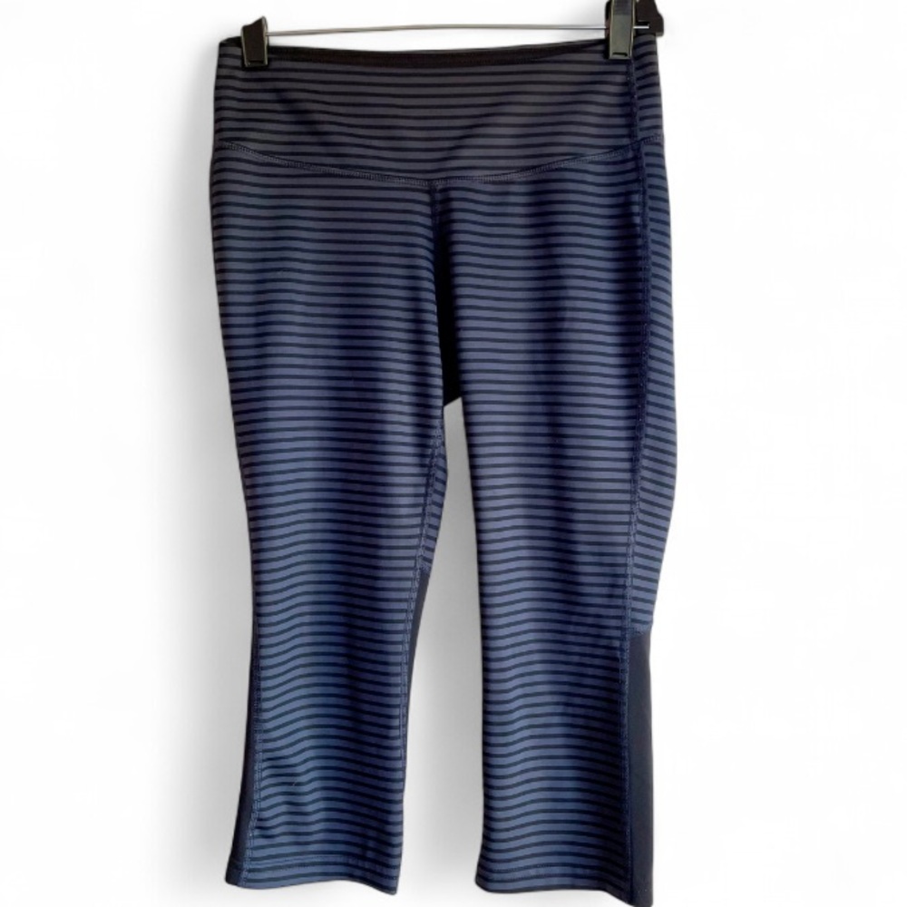 New Balance Navy and Black Striped Cropped Leggings Size M